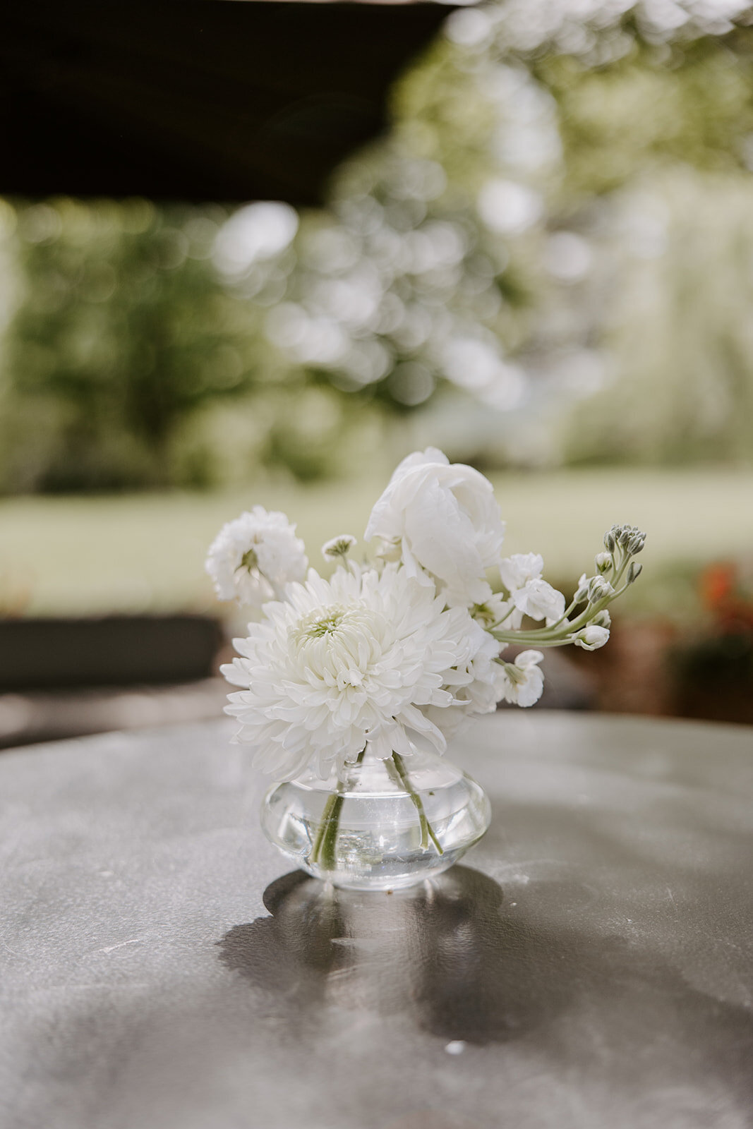 white-wedding-florals-00008
