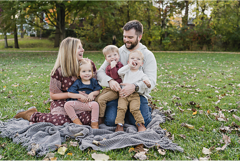 Rochester Family Photos at the Rochester Municipal Park in Rochester Michigan provided by Kari Dawson Photography-1