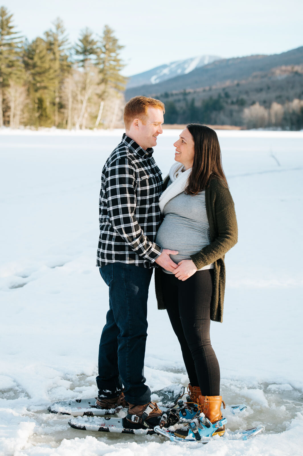 maternity pregnancy announcement on snowshoes lefferts pond