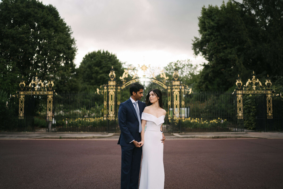 relaxed and natural london wedding photographer-61