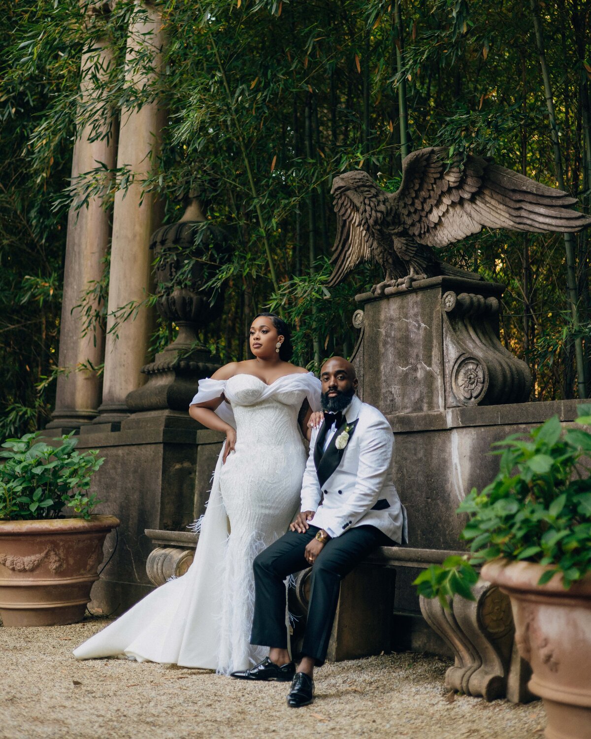 Wedding Portrait in the gardens of the Swan House Photography REEM