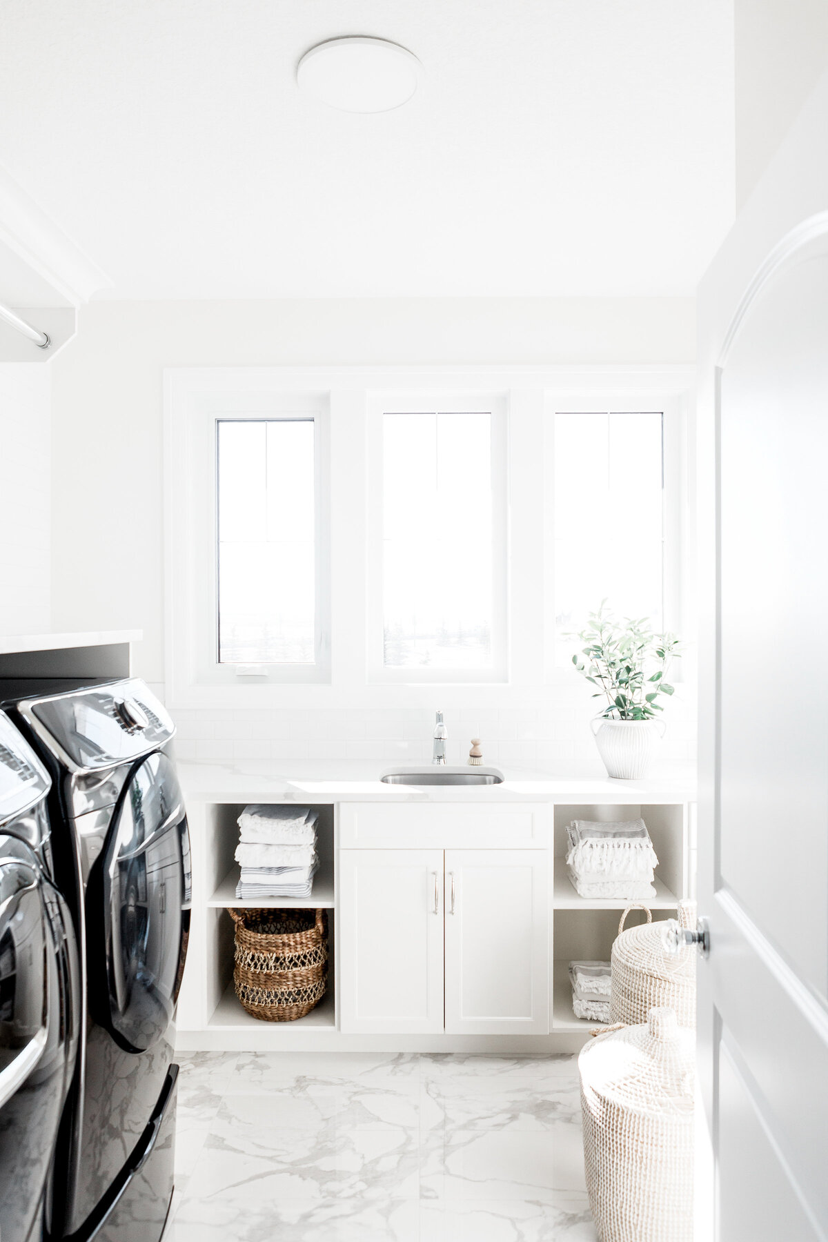haute-stock-photography-laundry-bath-finals-7
