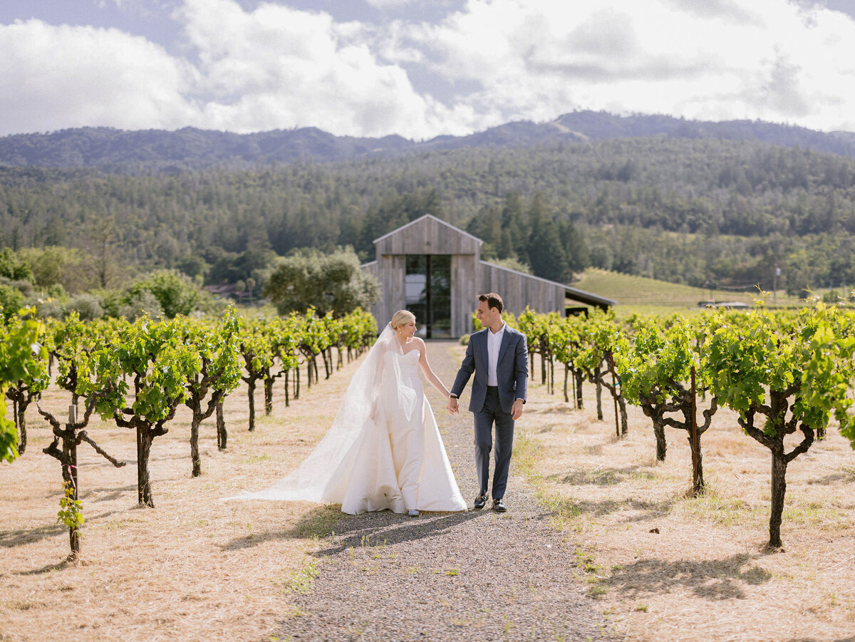 larissa-cleveland-photographer-napa-california-wine-country-wedding-private-estate-024