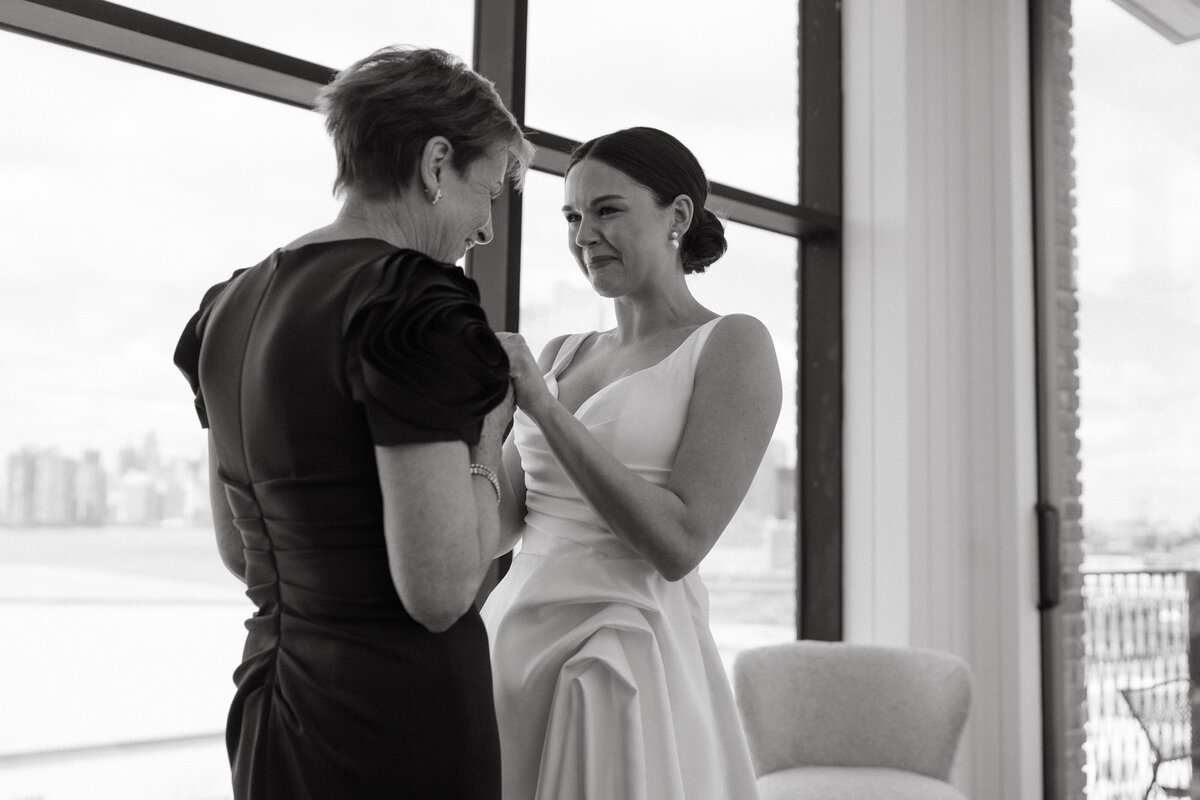 Rachel-Pourchier-Photography-Wedding-Brooklyn-Hering-SNEAKS2