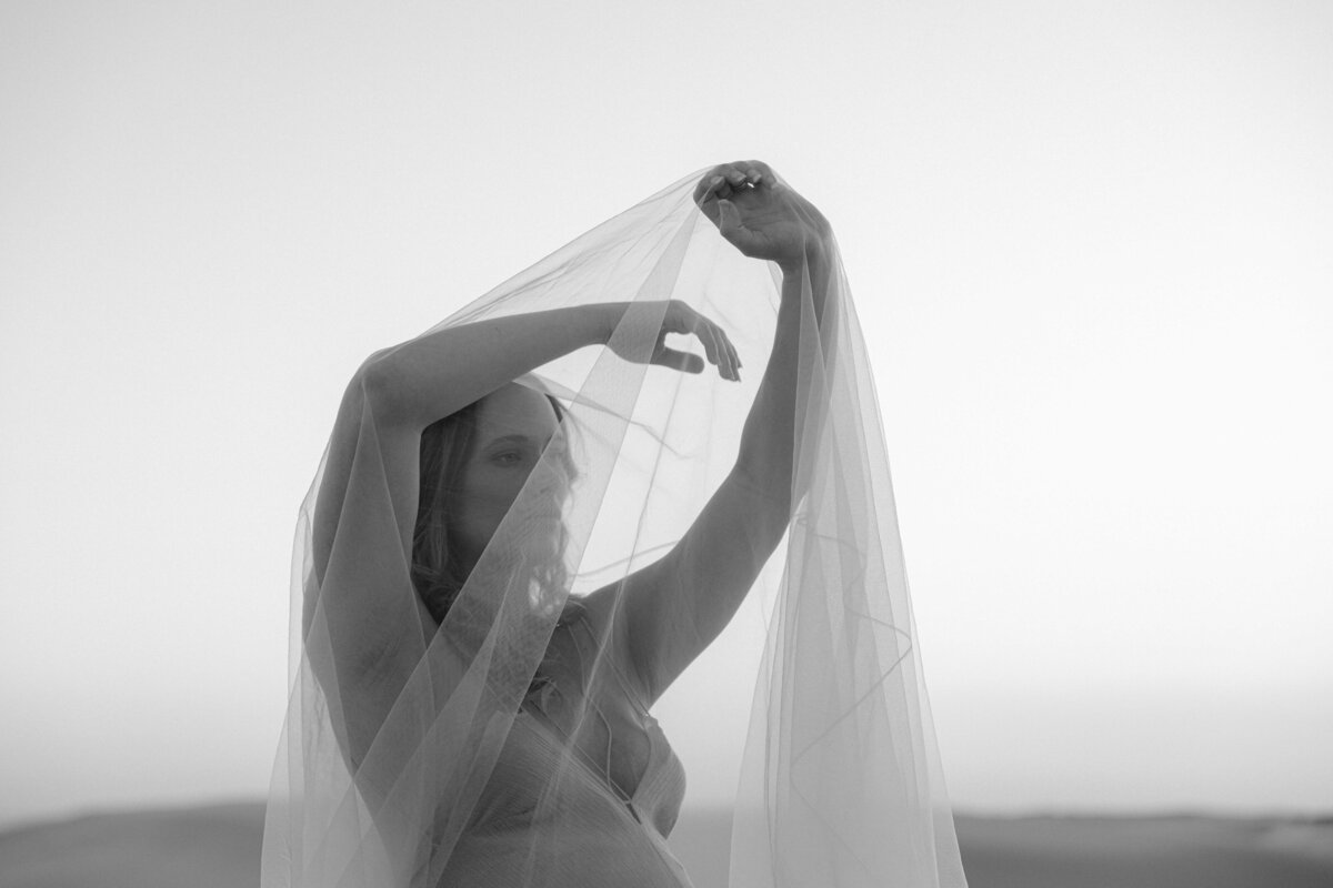 HOLLY-MCLEAN-PHOTOGRAPHY_sand-dunesBW-3