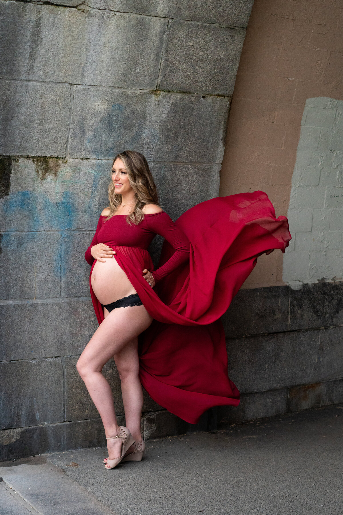pregnant woman maternity session