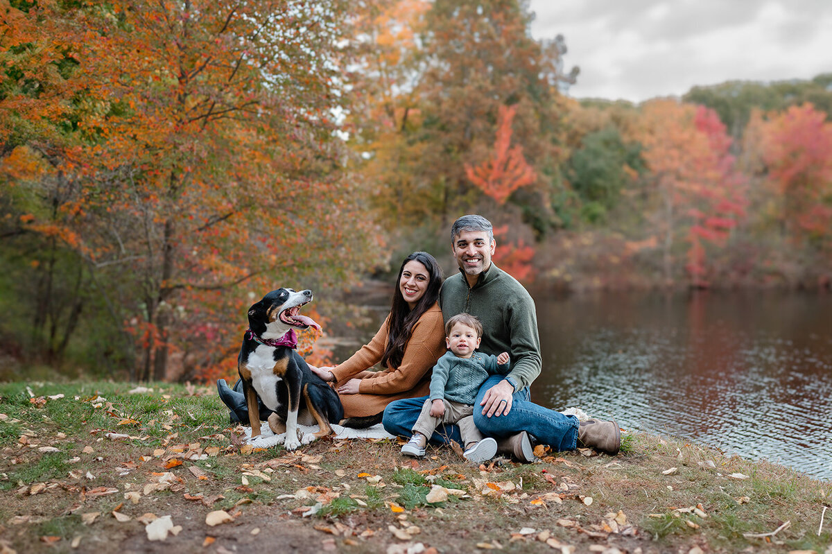 Family-Fall-Photoshoot-near-Devonwood-Farmington-CT_0029