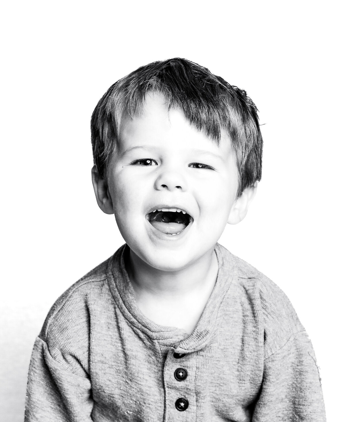 kids posing in black and white portraits-10