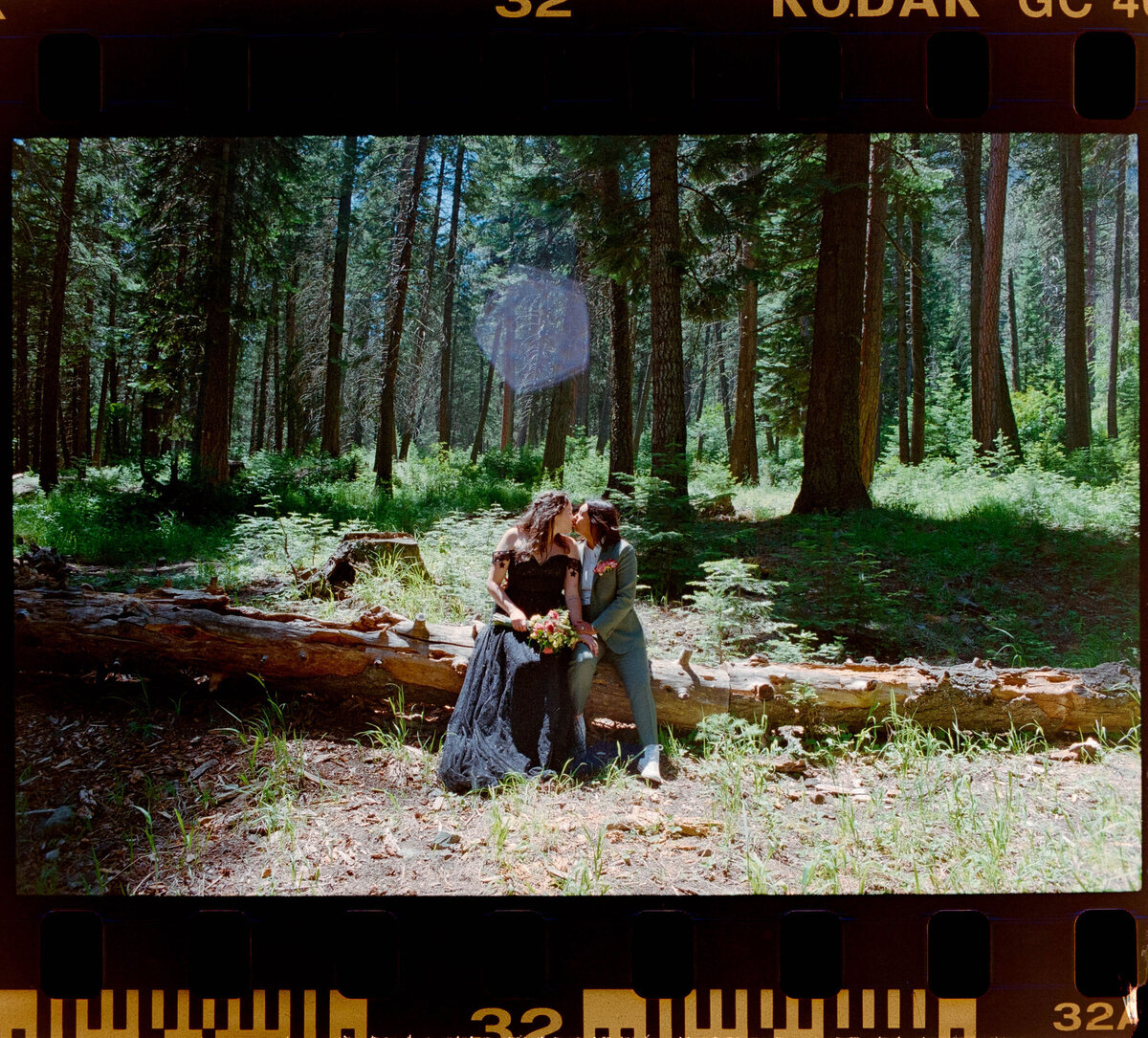 HomeScans_Brenda&JanieElopementPhotos_OregonWeddingPhotographer_KuroCreativeHouse-13