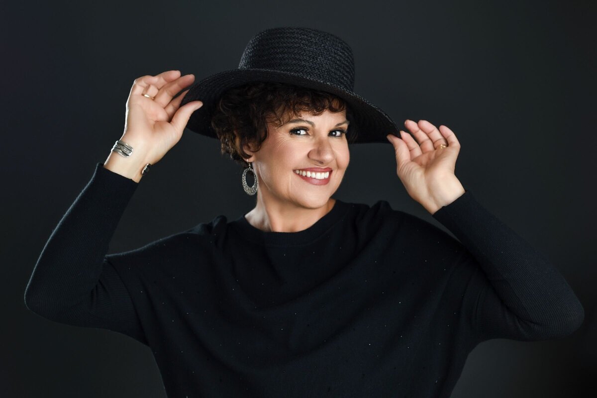 Glamour Portrait of woman in black hat