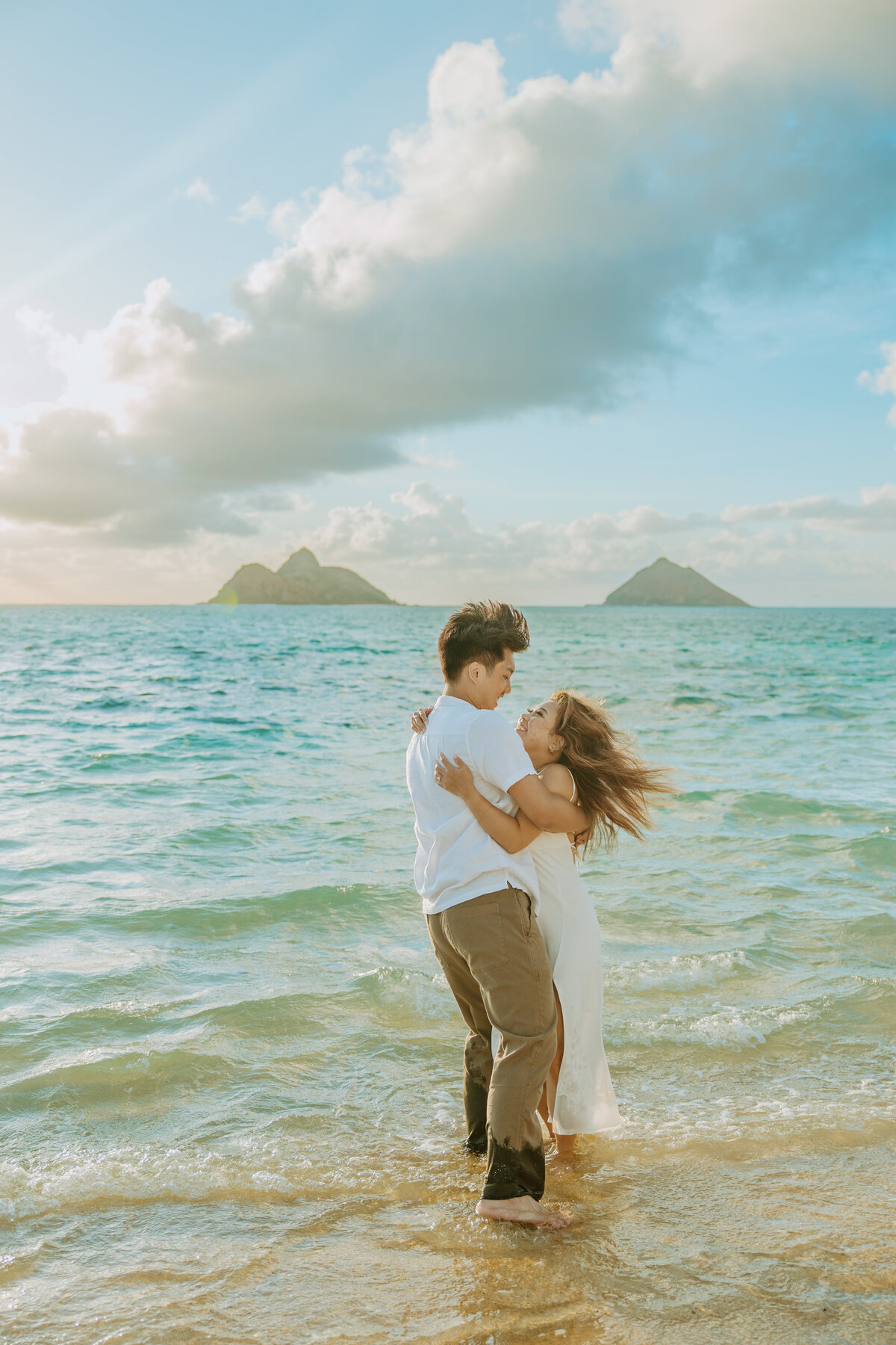 Oahu Hawaii engagement pictures