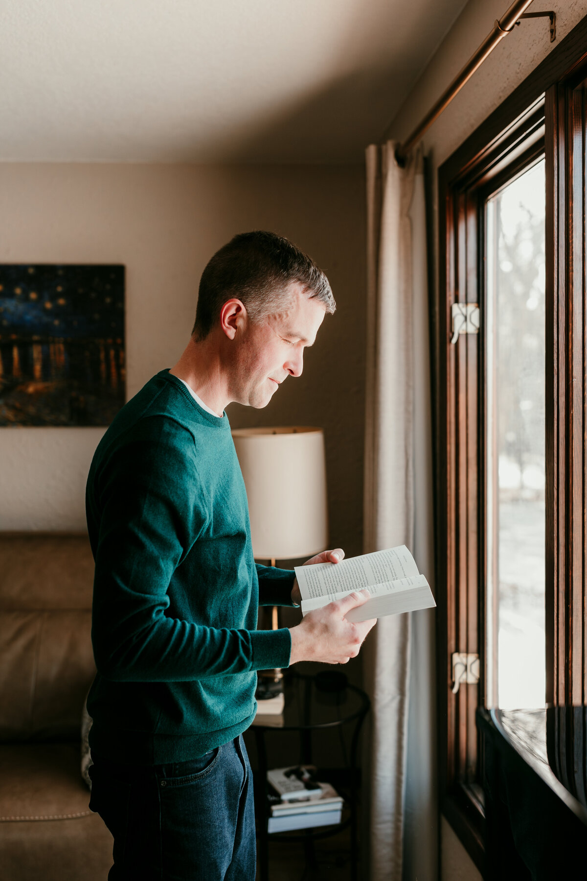Swipe-worthy dating profile photos designed for Hinge, Bumble, and Tinder. Get authentic, high-quality images that boost your online presence.