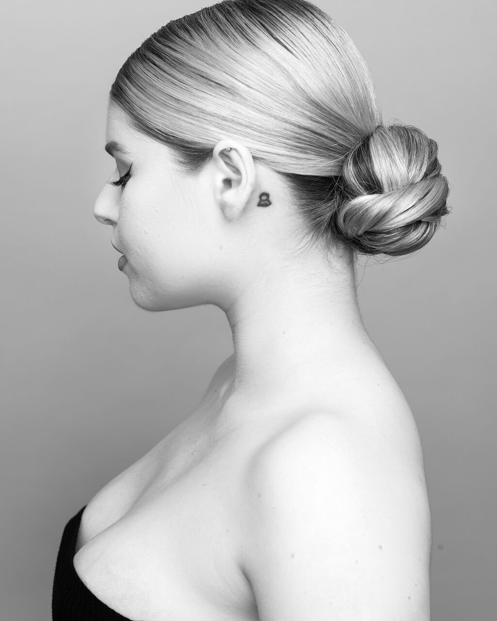 Bridal hair and makeup by Yana for a chic City Hall wedding in San Francisco—featuring a classic bun and timeless glam.