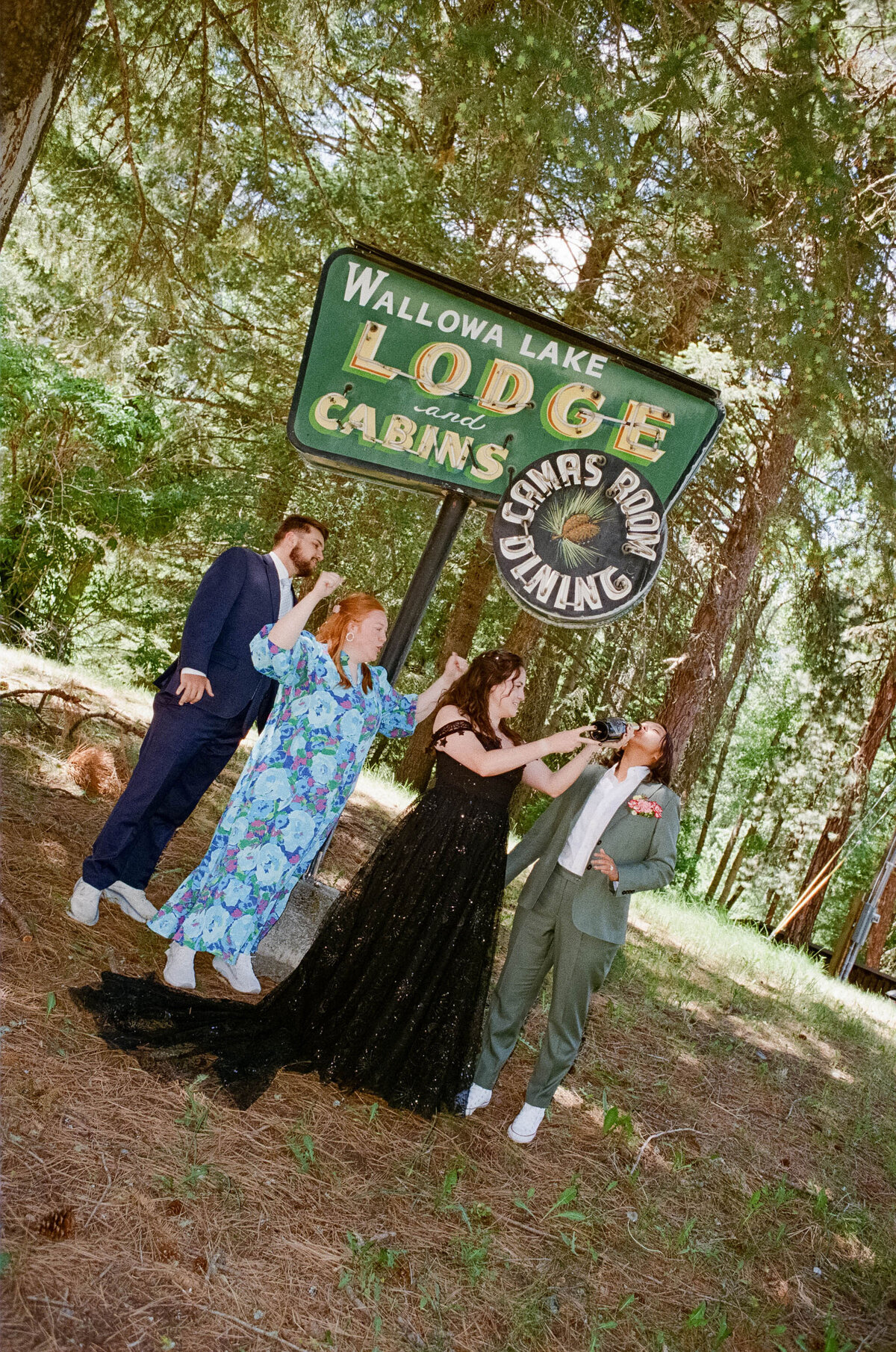 Champagne_Brenda&JanieElopementPhotos_OregonWeddingPhotographer_KuroCreativeHouse-7