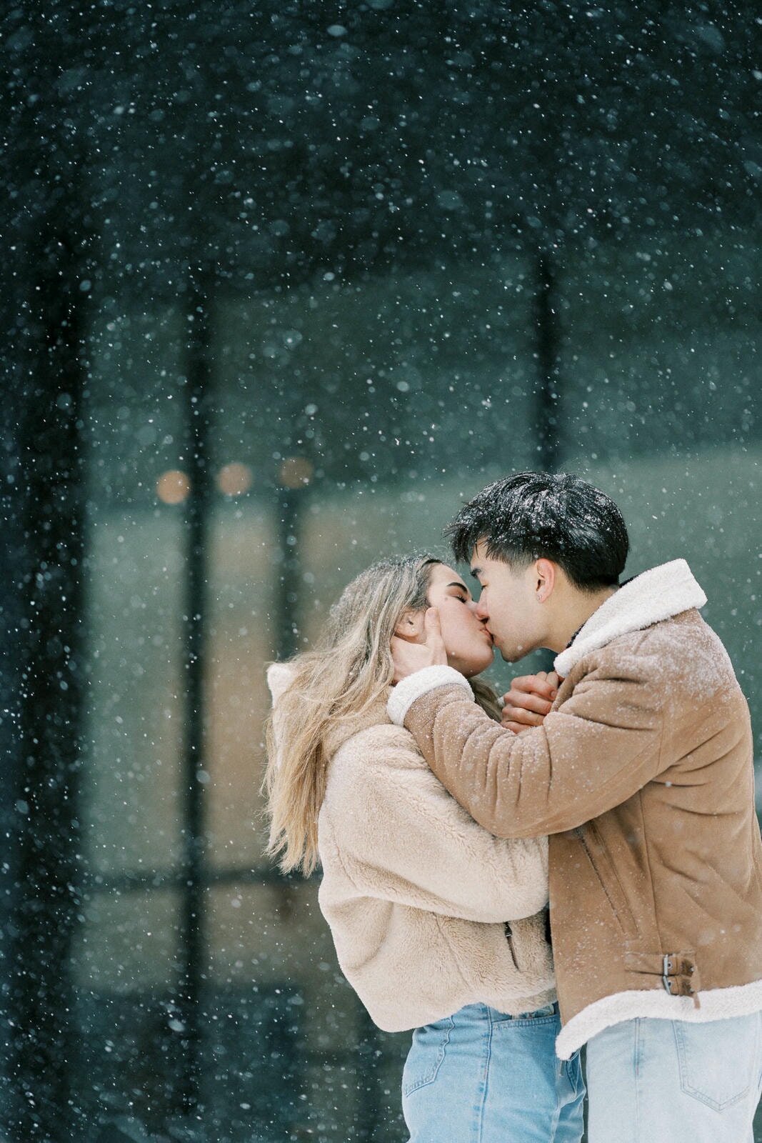 E10-Winter-snowy-engagement-photoshoot-in-Toronto-Zhan-and-Tina-2025-02-16-2500px-1076