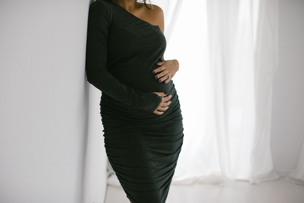 Simple maternity session with Laurie Baker