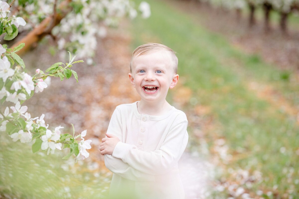 Utah-Spring-Mini-Session-Cherry-Blossom-mini-session-Magnolia-and-Grace-Photography-Co-Tara16