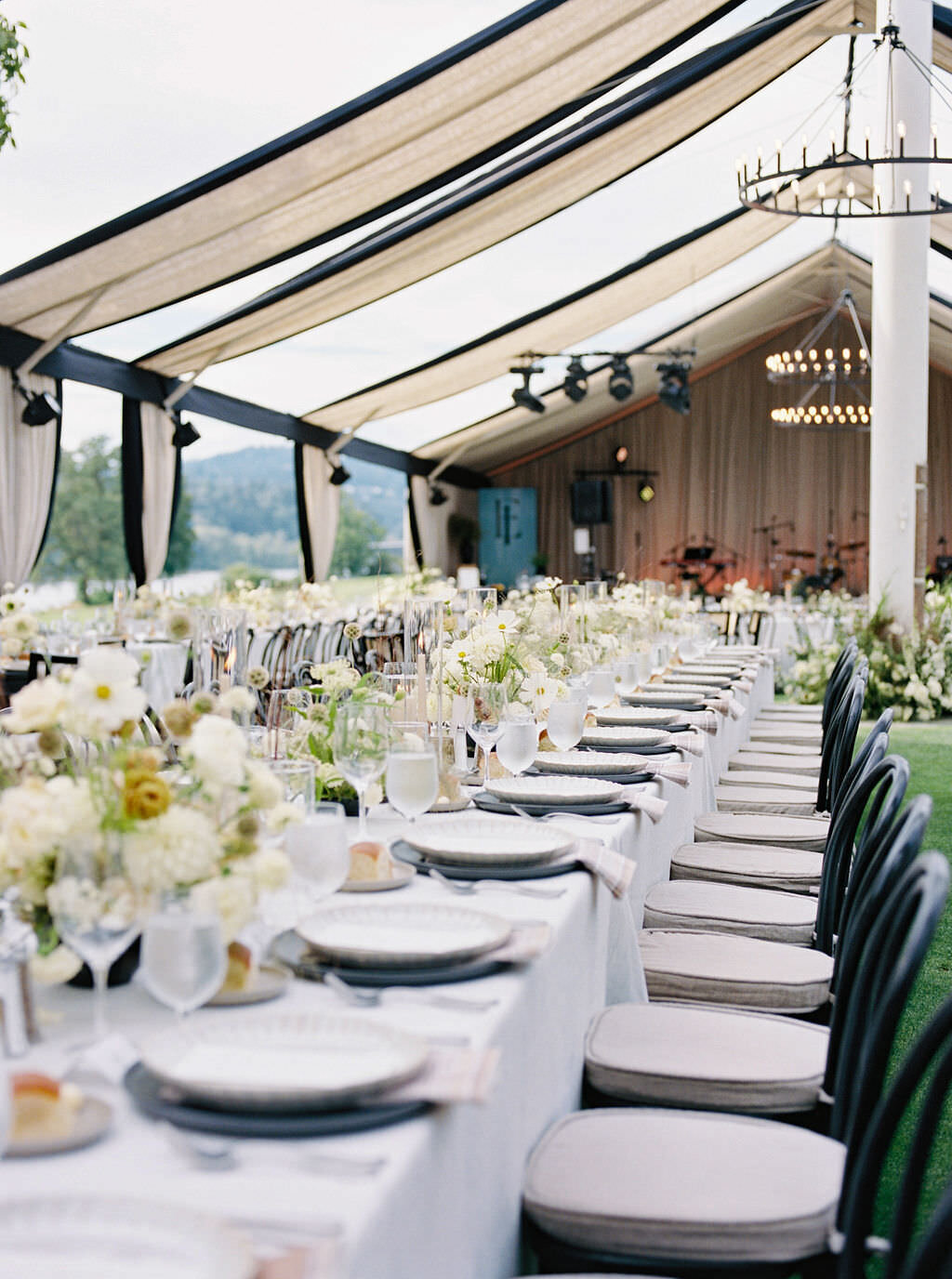Sophisticated-black-tie-outdoor-wedding-in-portland-oregon-32055_14