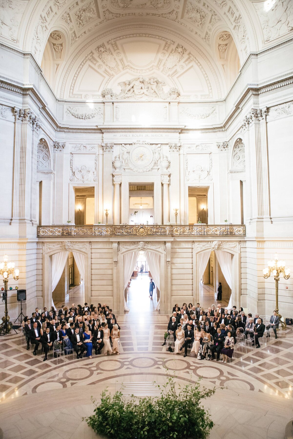 San-Francisco-City-Hall-Wedding-Nicole-Blumberg-Photography_0029