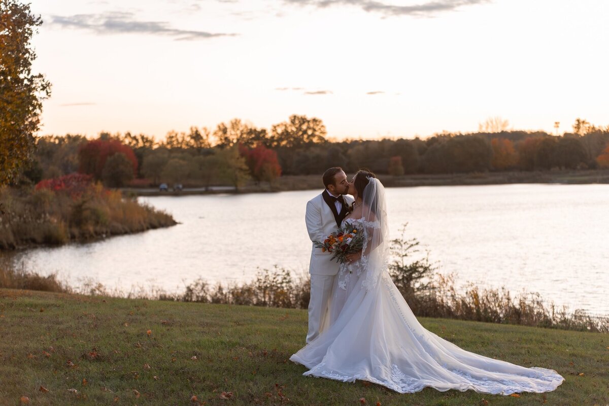 Andrea & Jose Wedding, Independence Grove, Libertyville, IL, 10-19-25, Maira Ochoa Photography-1551