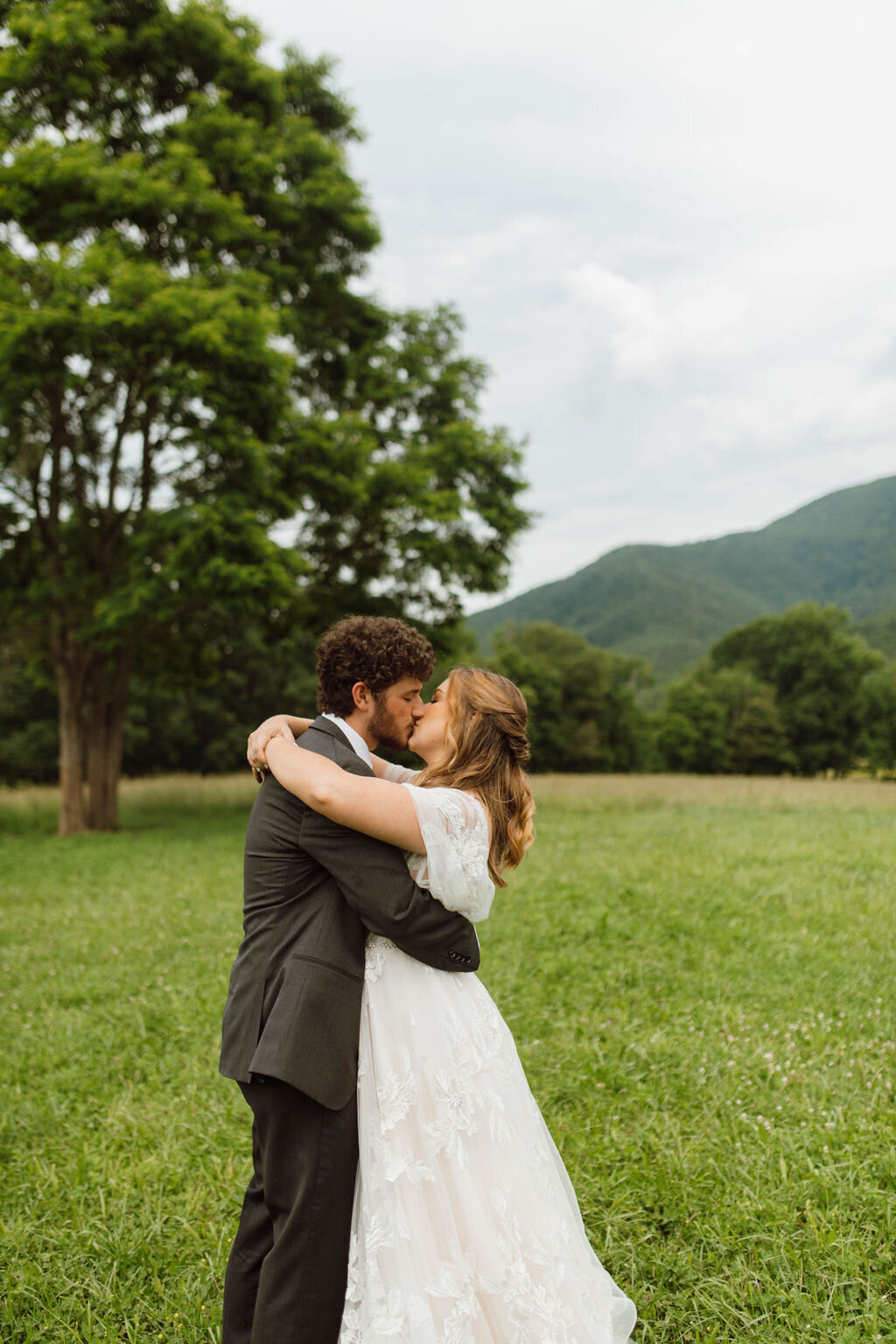 themcdonnell-wedding-sneaks-68
