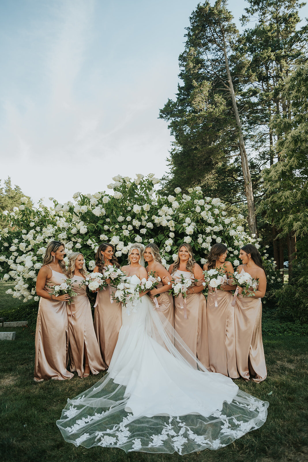 MODERN-GARDEN-MANSION-SUMMER-WEDDING-LINDSAY-BESNIK_PHOTOS_BY_MARIA_B_LUNG_0541