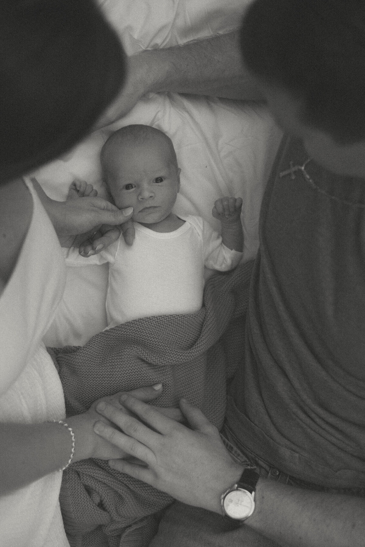 outdoor-newborn-photoshoot-2