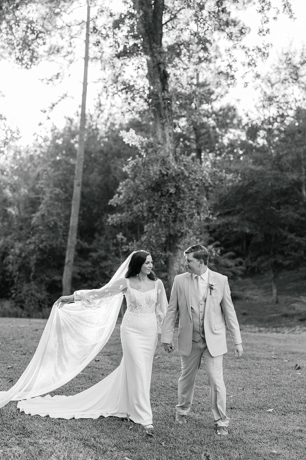 shea-gibson-mississippi-marriage-motherhood-photographer-sellers-wedding-693