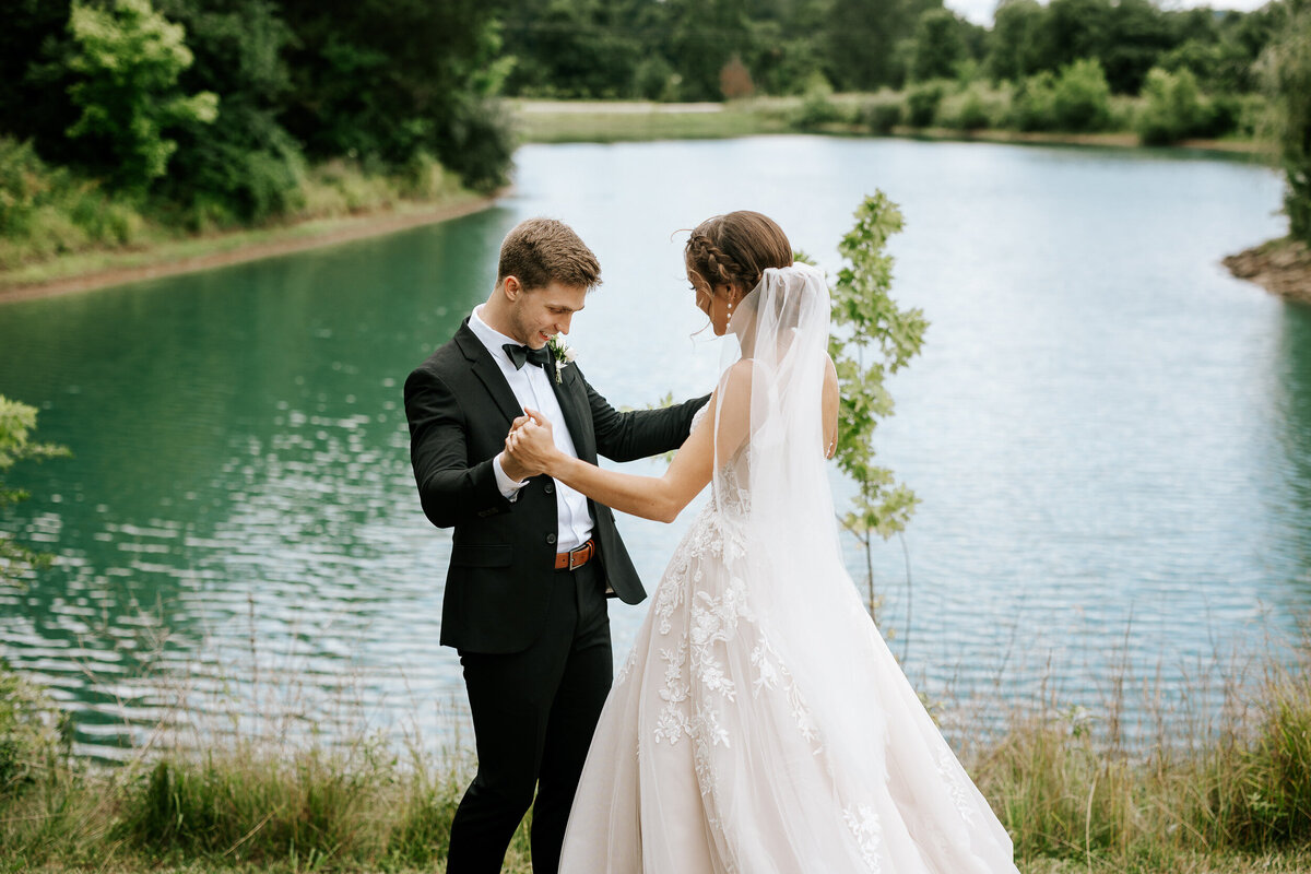 Dallas Texas Wedding Photographer Vineyard Wedding Chandler Hill Vineyards Pleasant Hill Chapel Saint Louis-9-chloe-dawson