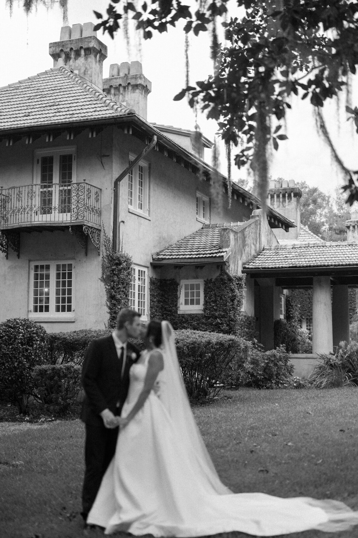 Editorial at Sydonie Mansion - Mount Dora Florida - Alaina René Photography-97
