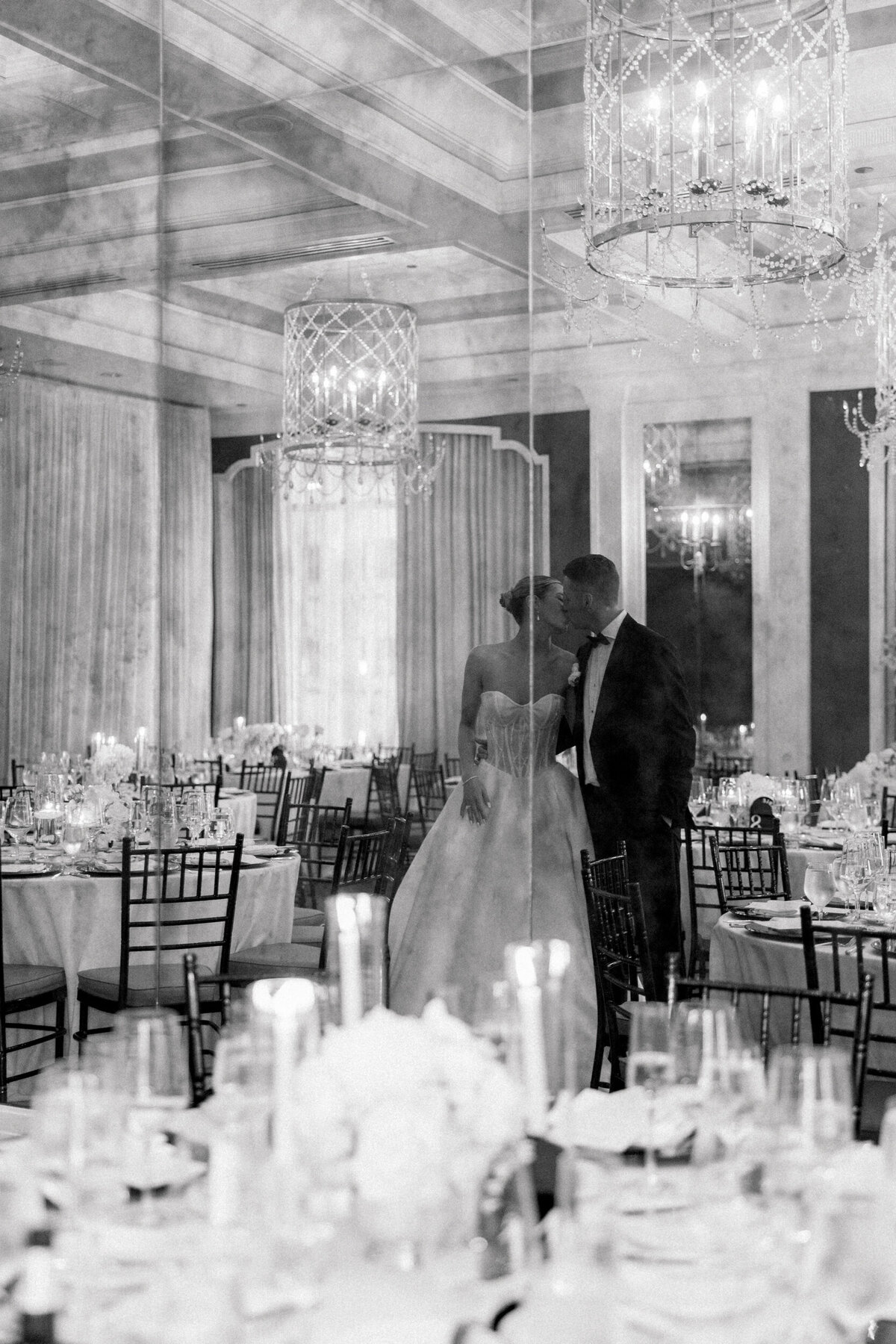 Lexi Benjamin Photography_Waldorf Astoria Chicago Wedding_09.21.24-205