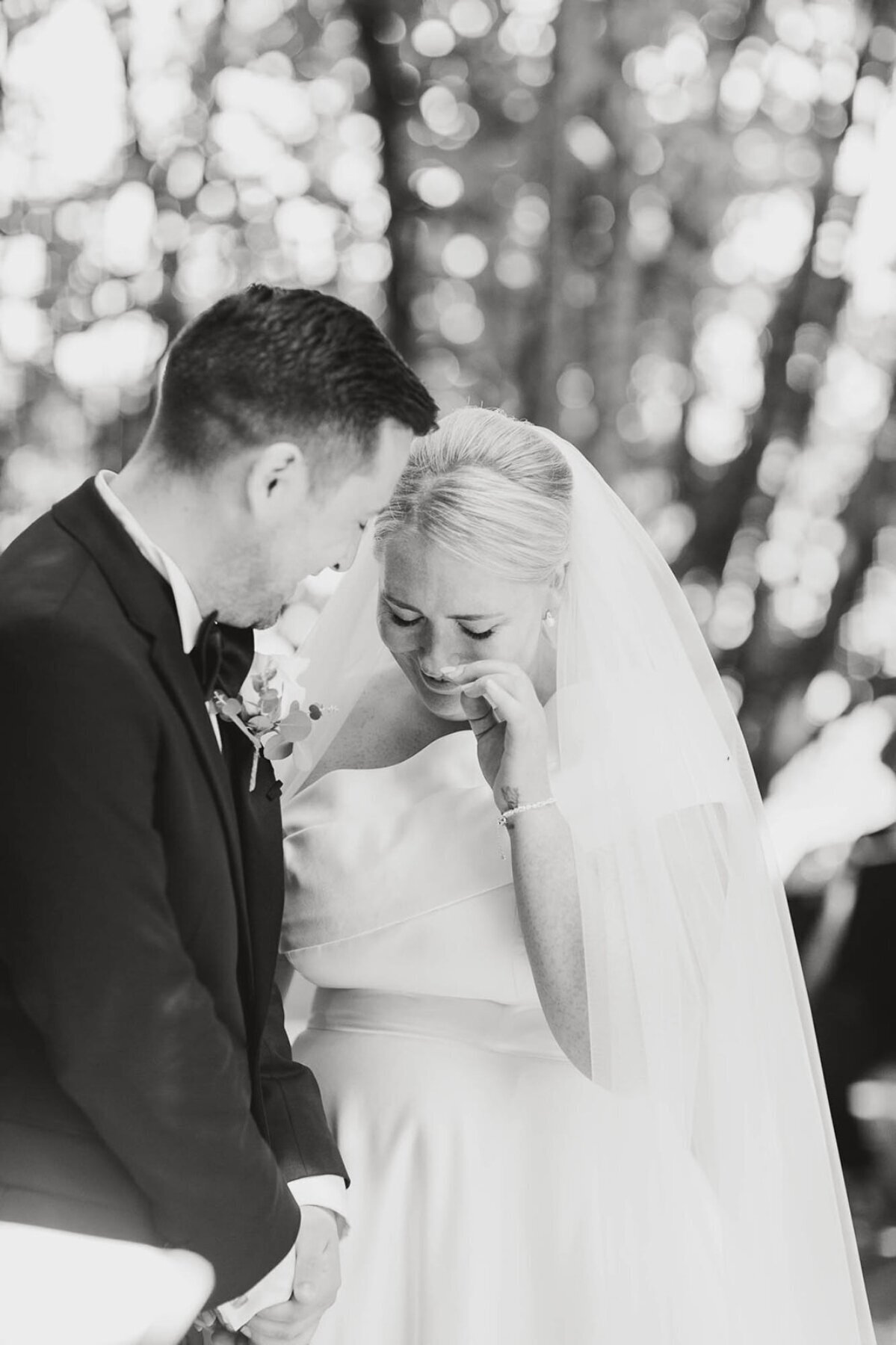 bride-groom-first-look