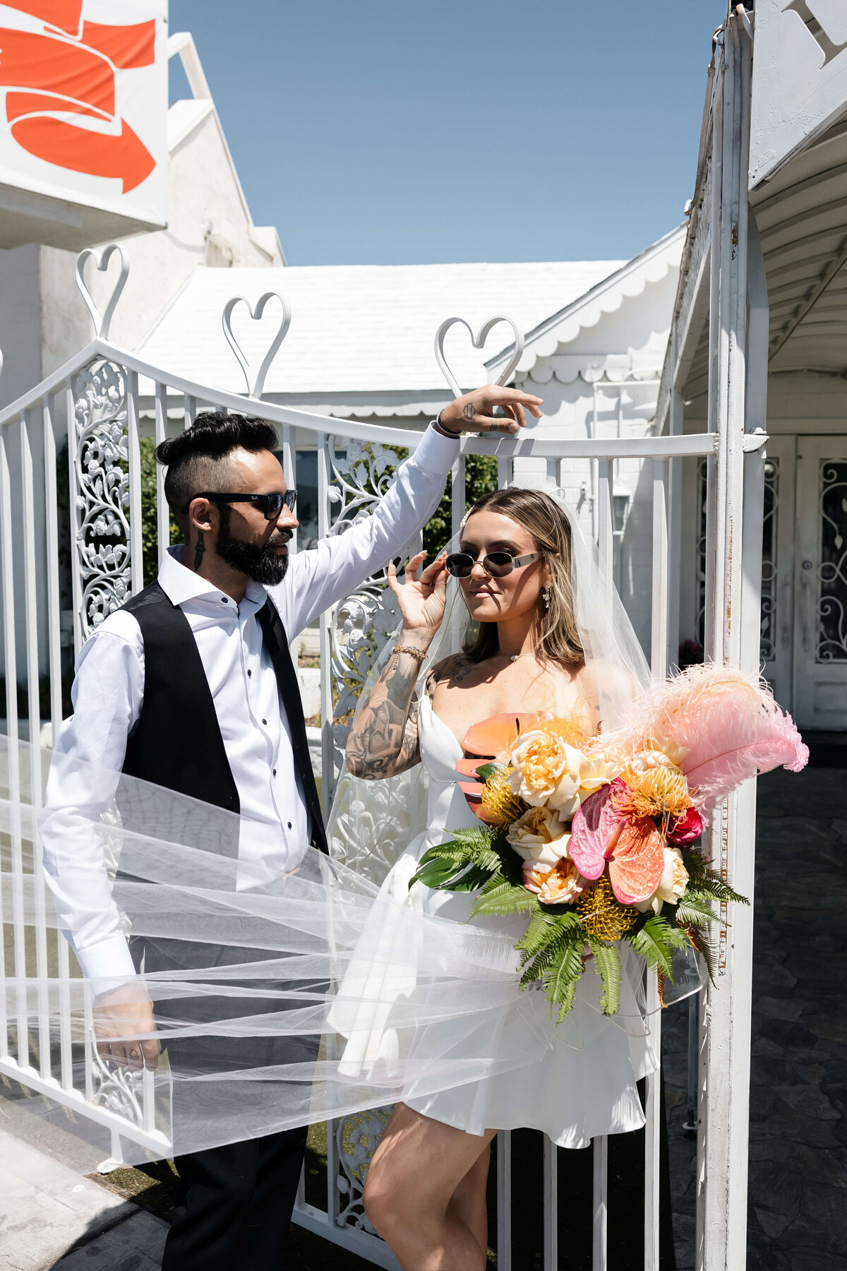 58_riskyexposure_sasha-andy_las-vegas-elopement-photography