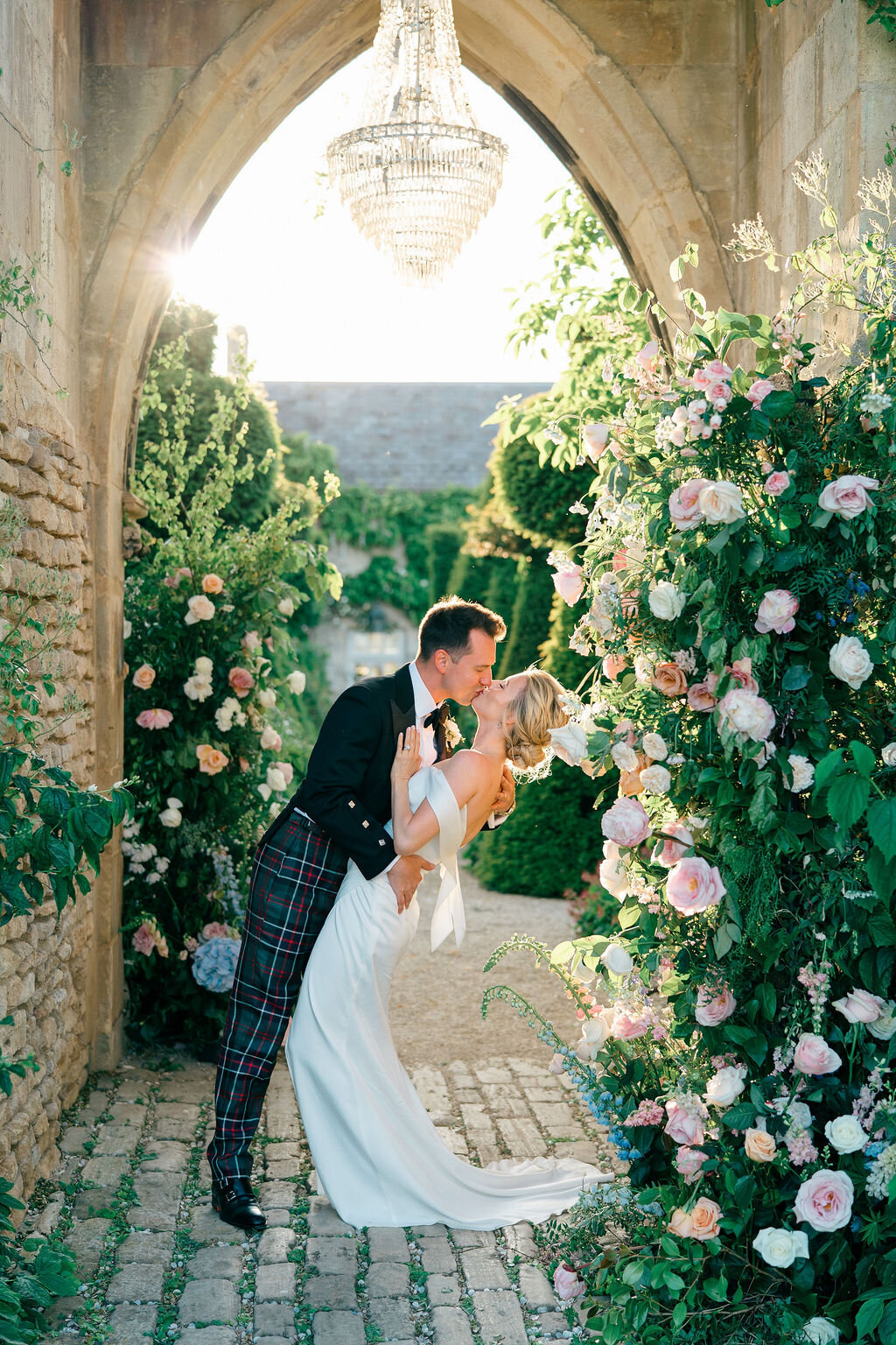PoppyCarterPortraits-WeddingPhotography-EuridgeManor-13