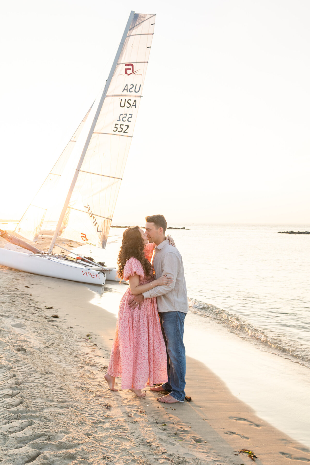 maternity-photos-with-sailboat-in-virginia-beach