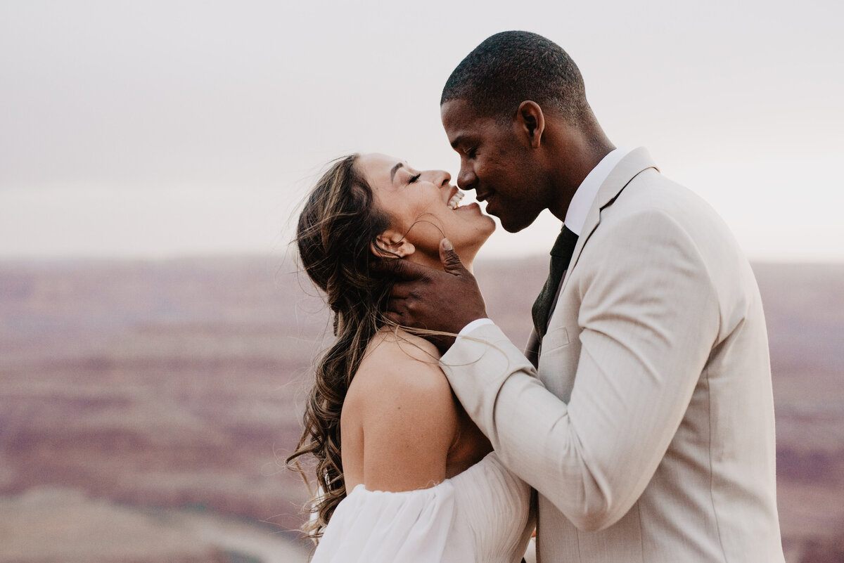 Utah Elopement Photographer captures bride laughing