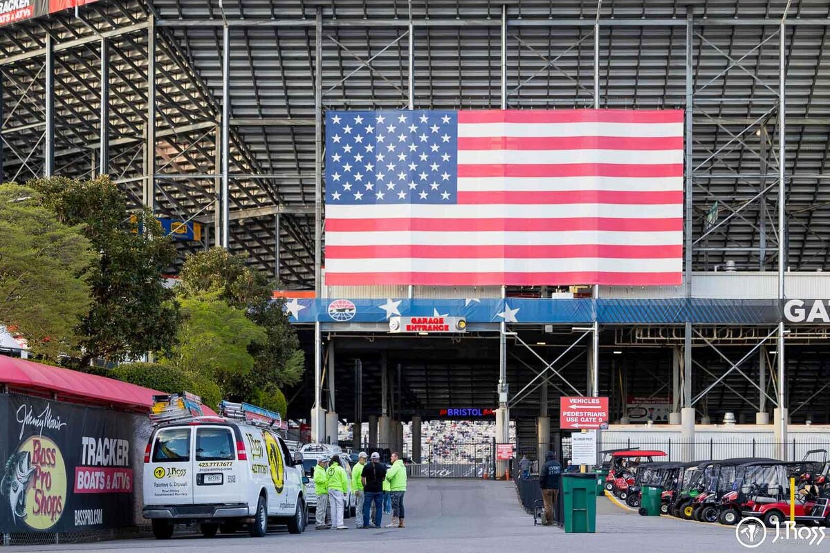BRISTOL-MOTOR-SPEEDWAY-COMMERCIAL-PAINTING-J.ROSS-3-2