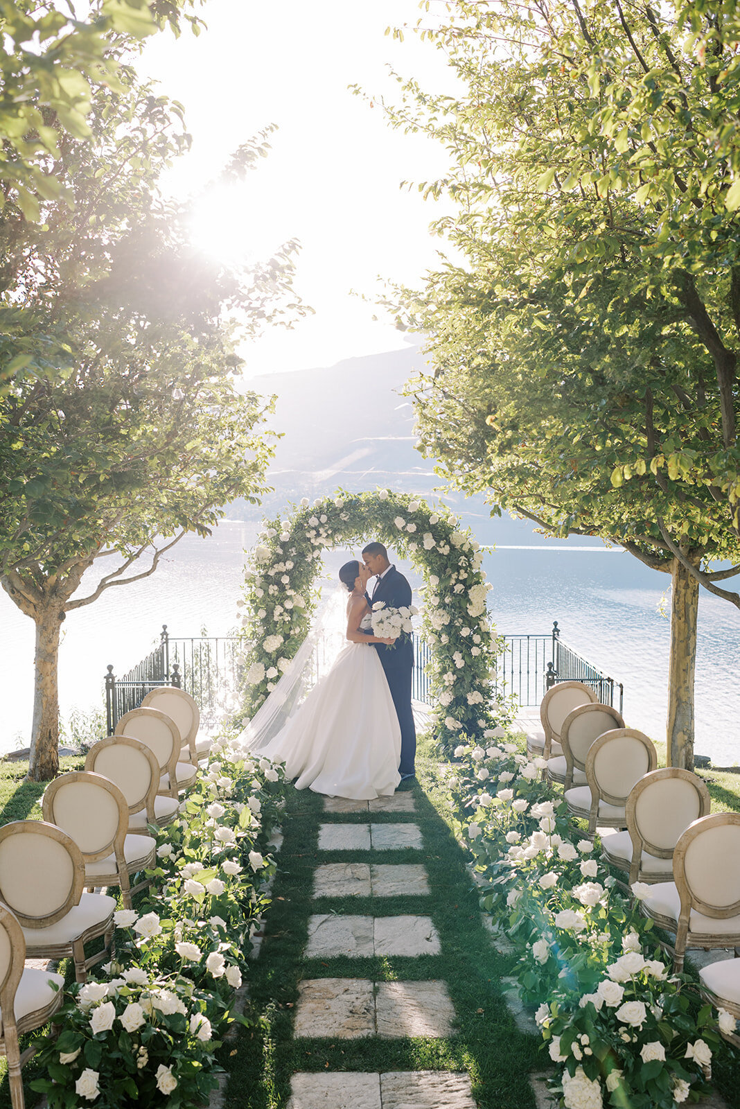 minted-photography-okanagan-kelowna-destination-wedding-photographer-wedding-château-okanagan-39