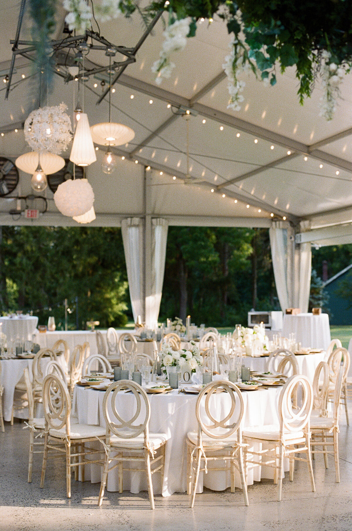 Grace-Brown-Photography-Bellevue-Hall-Tented-Wedding_066