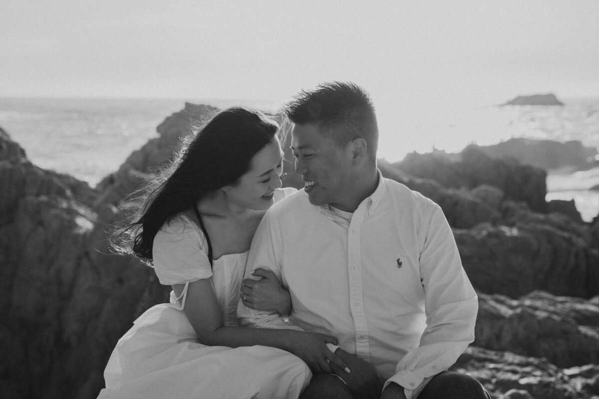 Ivan-Elizabeth-Sneak-Peeks-Big-Sur-Engagement-Session-9