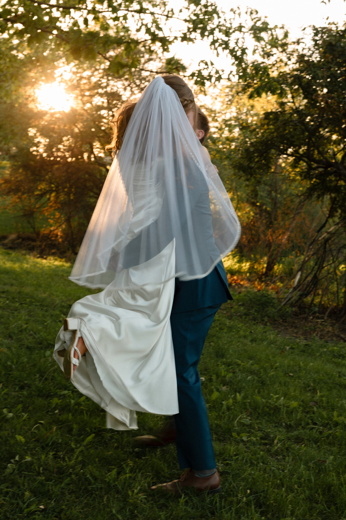 Sydney and Brant's Rustic Midwest Wedding Photography-656