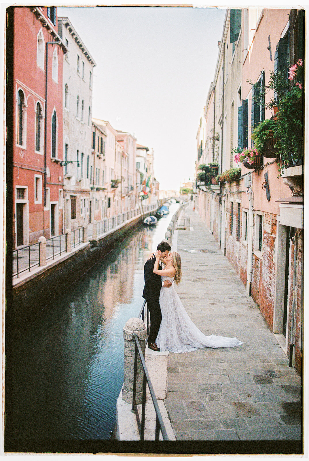luxury-film-wedding-photographer-lake-como-venice-italy-e