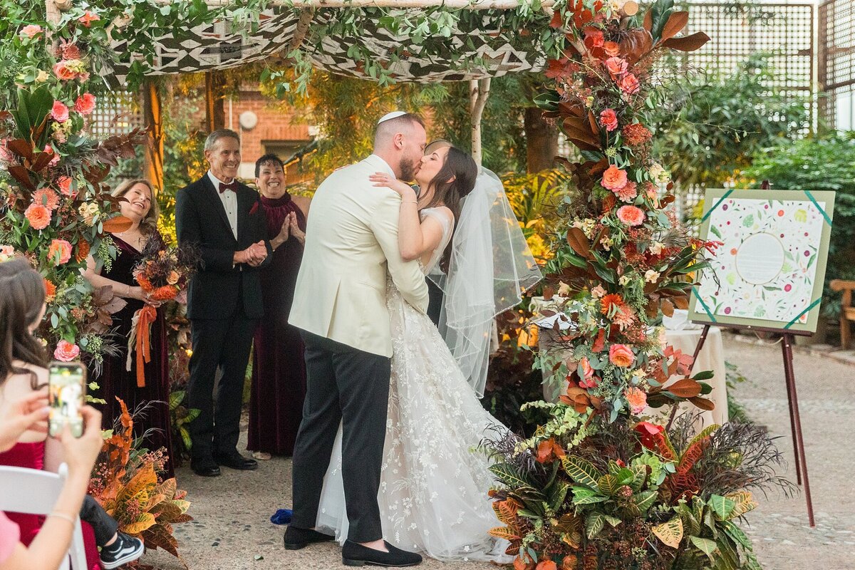 Fairmount Horitculture + Philadelphia + PA + Sarah and Zach + Jewish Couples + Yael Pachino Photogarphy LLC_3284