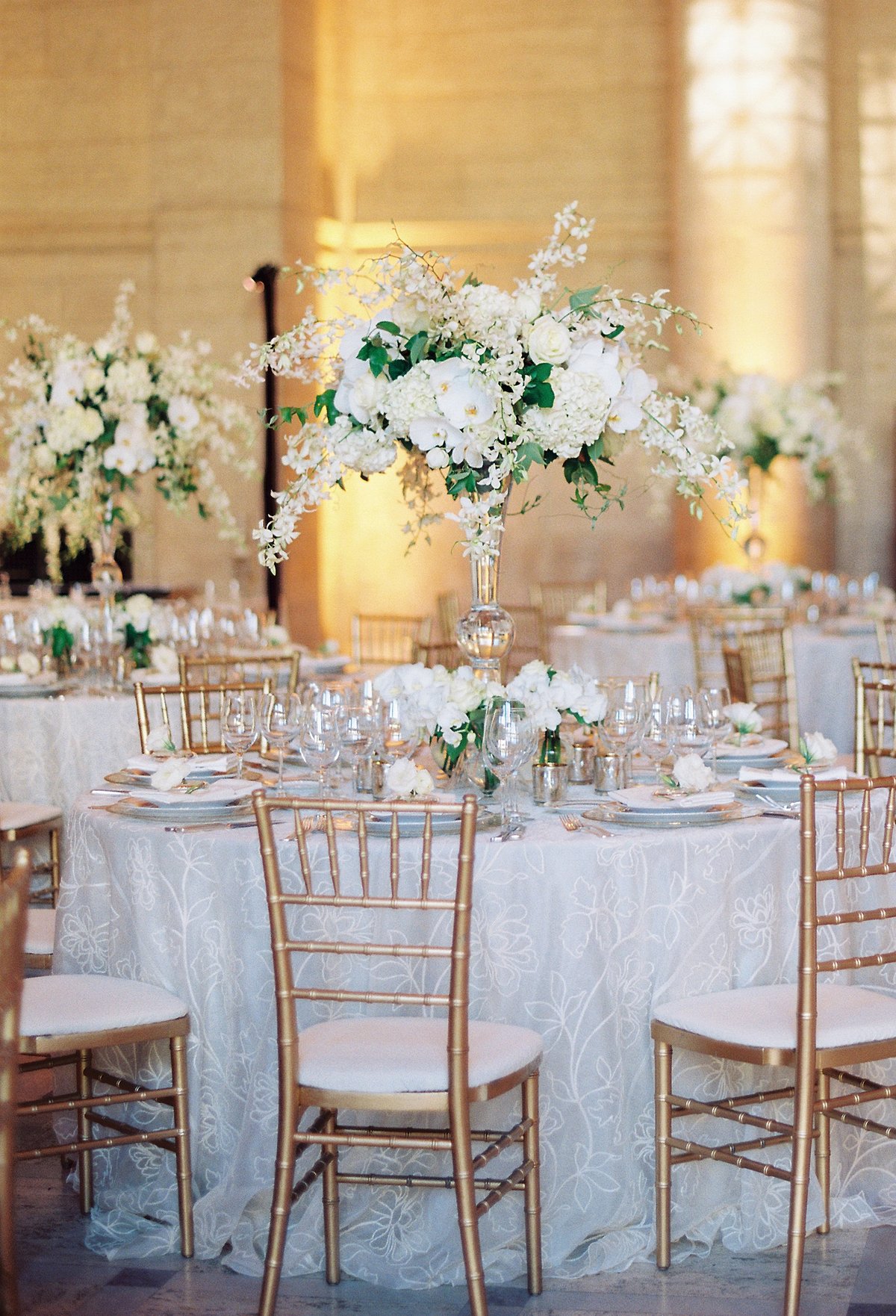 Tablescape for wedding by Jenny Schneider Events at the Asian Art Museum in San Francisco, California. Photo by Lori Paladino Photography.