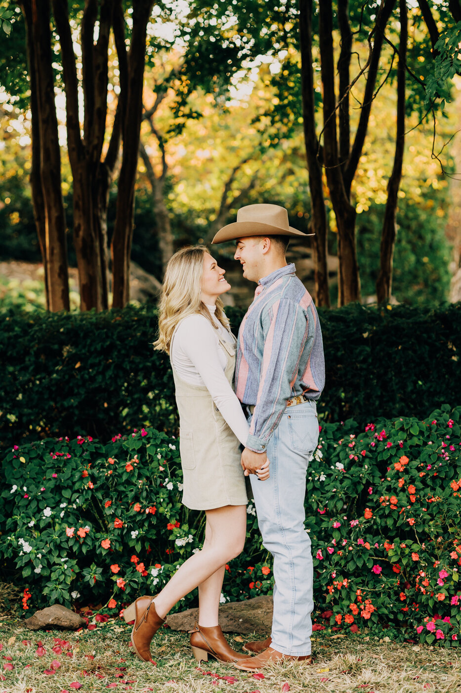Centennial Park Engagement Session 33