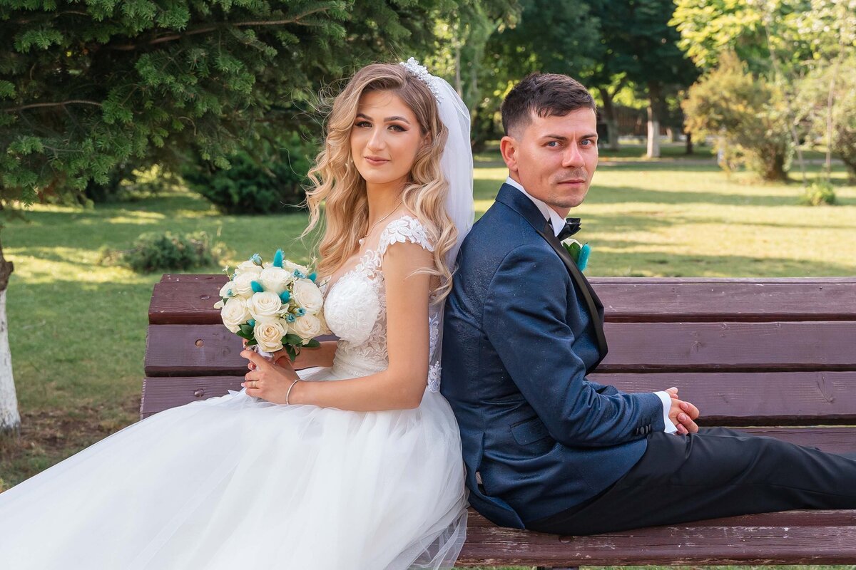 Ședință foto de nuntă în aer liber, Manasia
