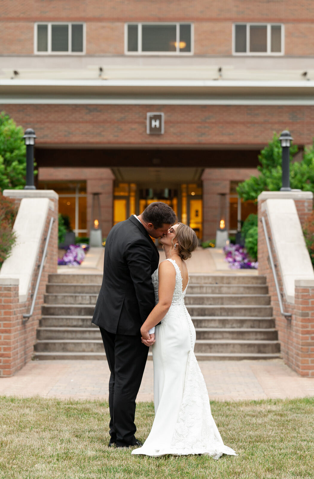 H-Hotel-Midland-Michigan-wedding-photographer-17