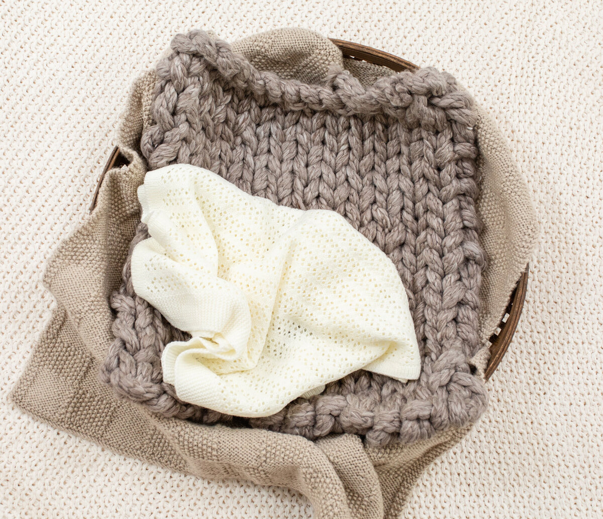 Newborn Props set-up including basket, blanket & wraps by laure photography | 12