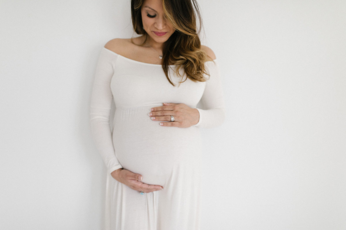 Elle Baker Photography specializes in maternity photography at her natural light studio
