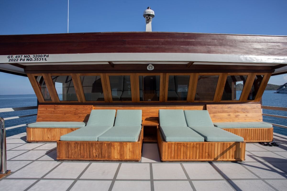 Harmoni Luxury Indonesia Yacht Charter - s14